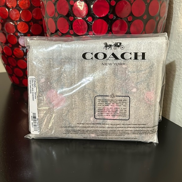 Coach NWT Corner Zip Wristlet In Signature Canvas With Cherry Print - Picture 10 of 12